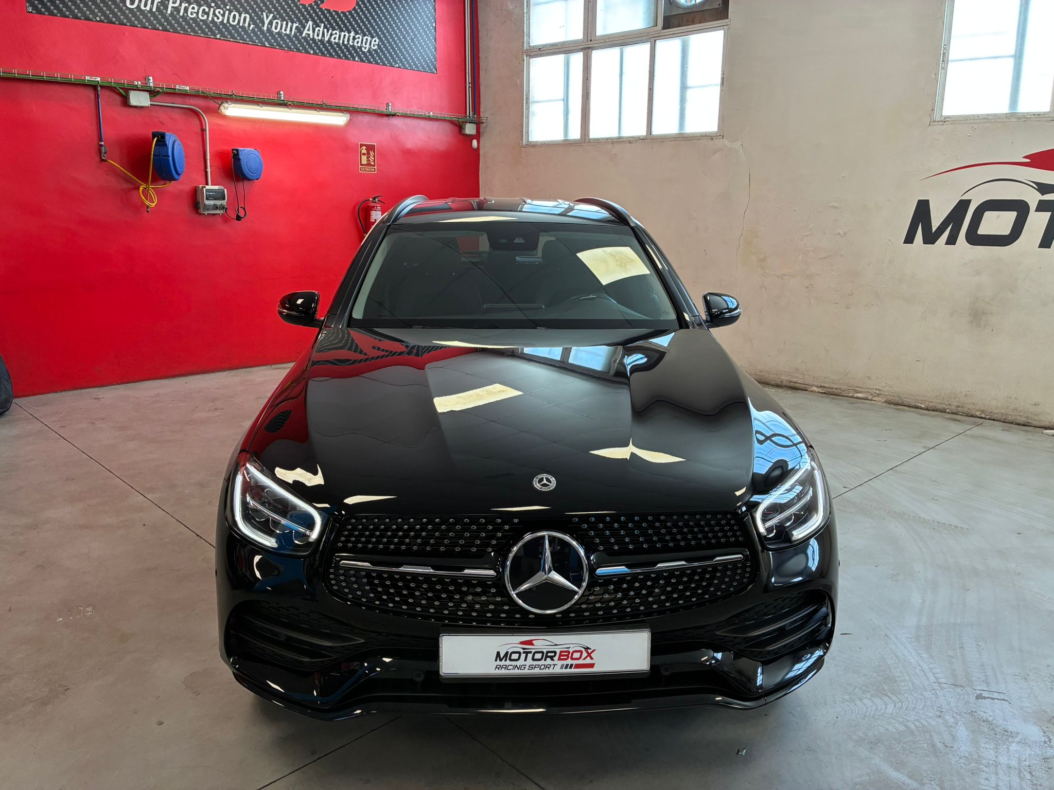 MERCEDES BENZ GLC 300e AMG