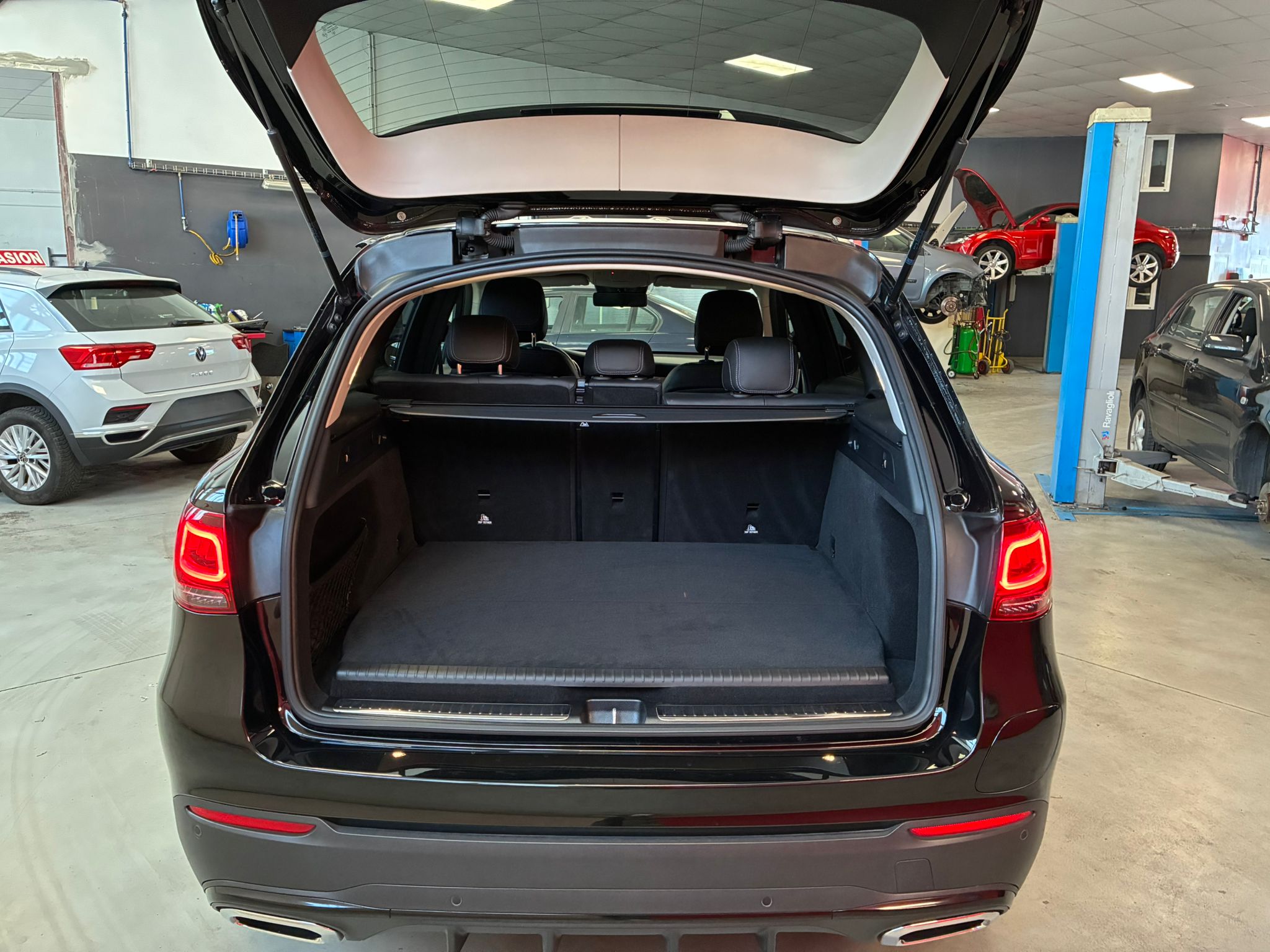 MERCEDES BENZ GLC 300e AMG
