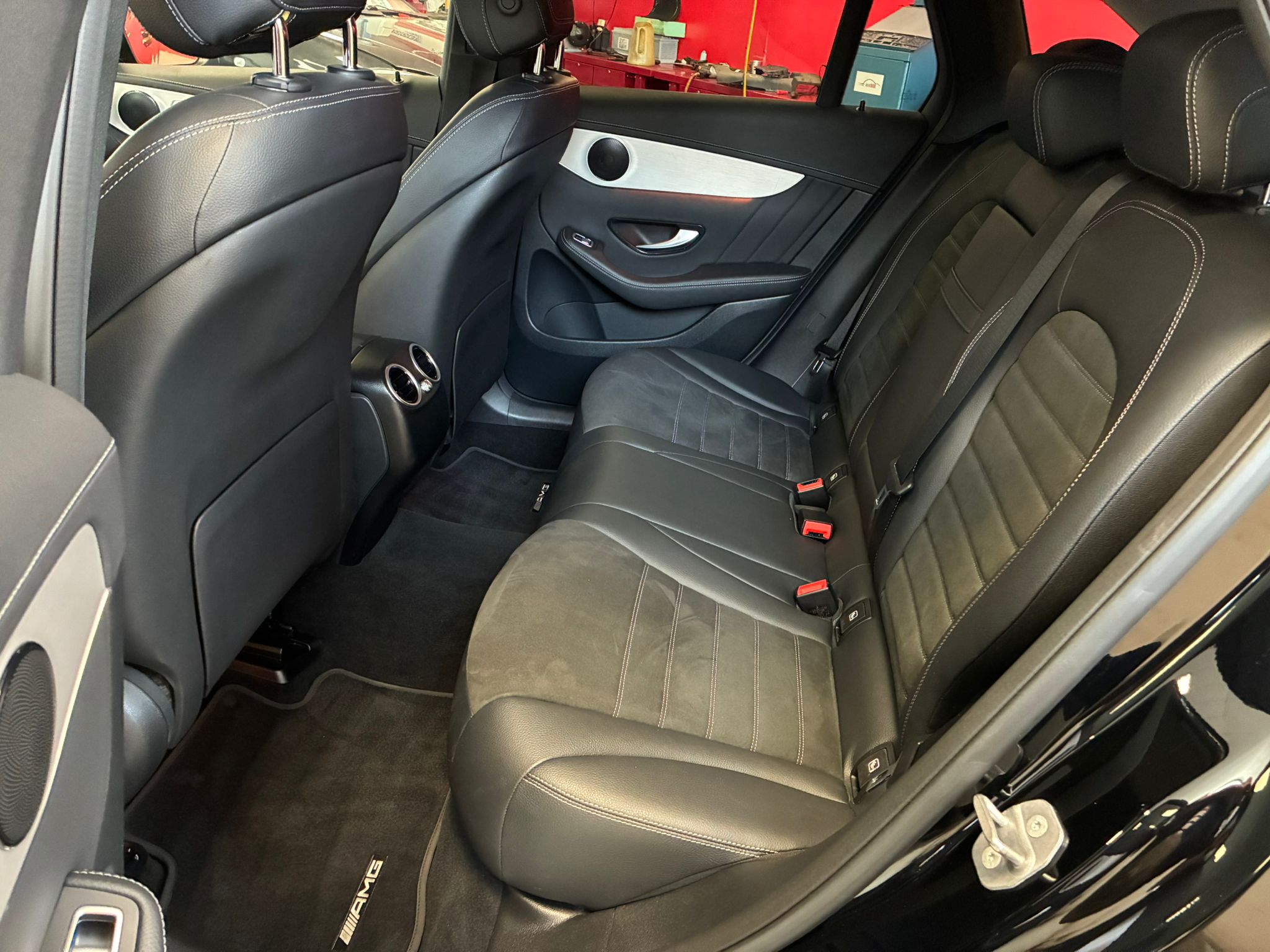 MERCEDES BENZ GLC 300e AMG