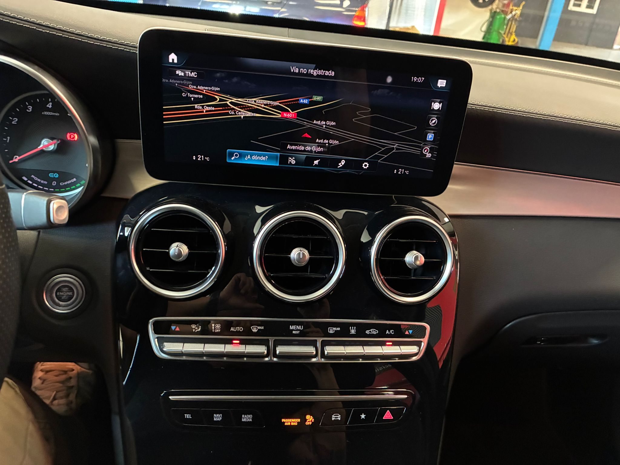 MERCEDES BENZ GLC 300e AMG