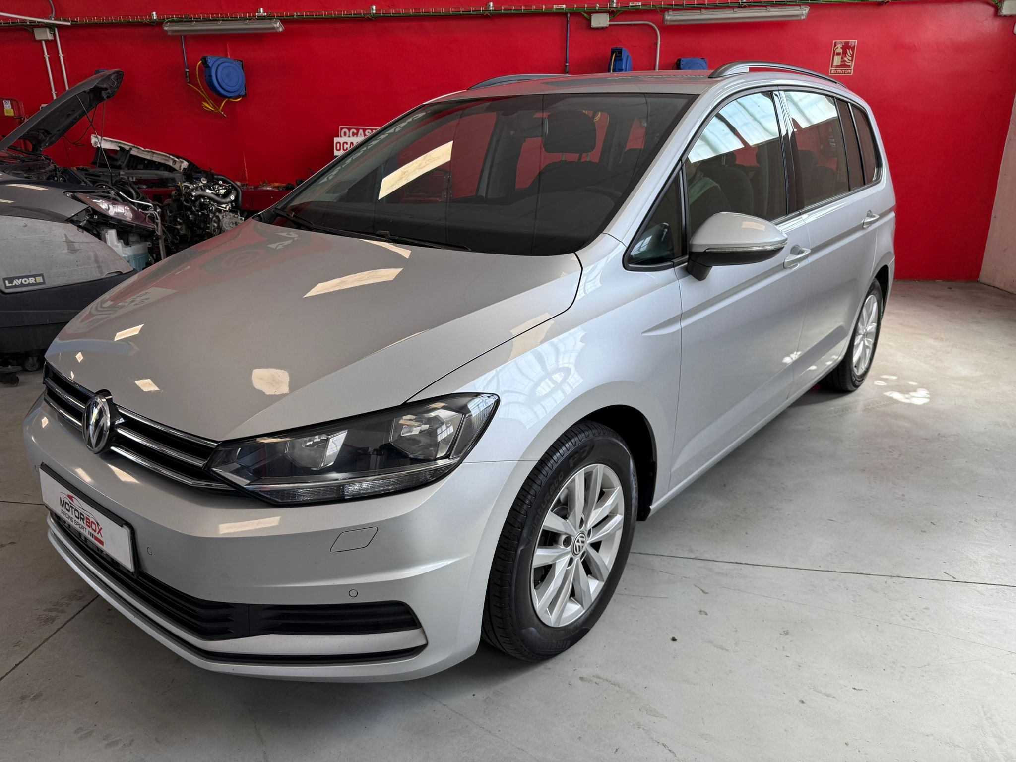 VOLKSWAGEN TOURAN
