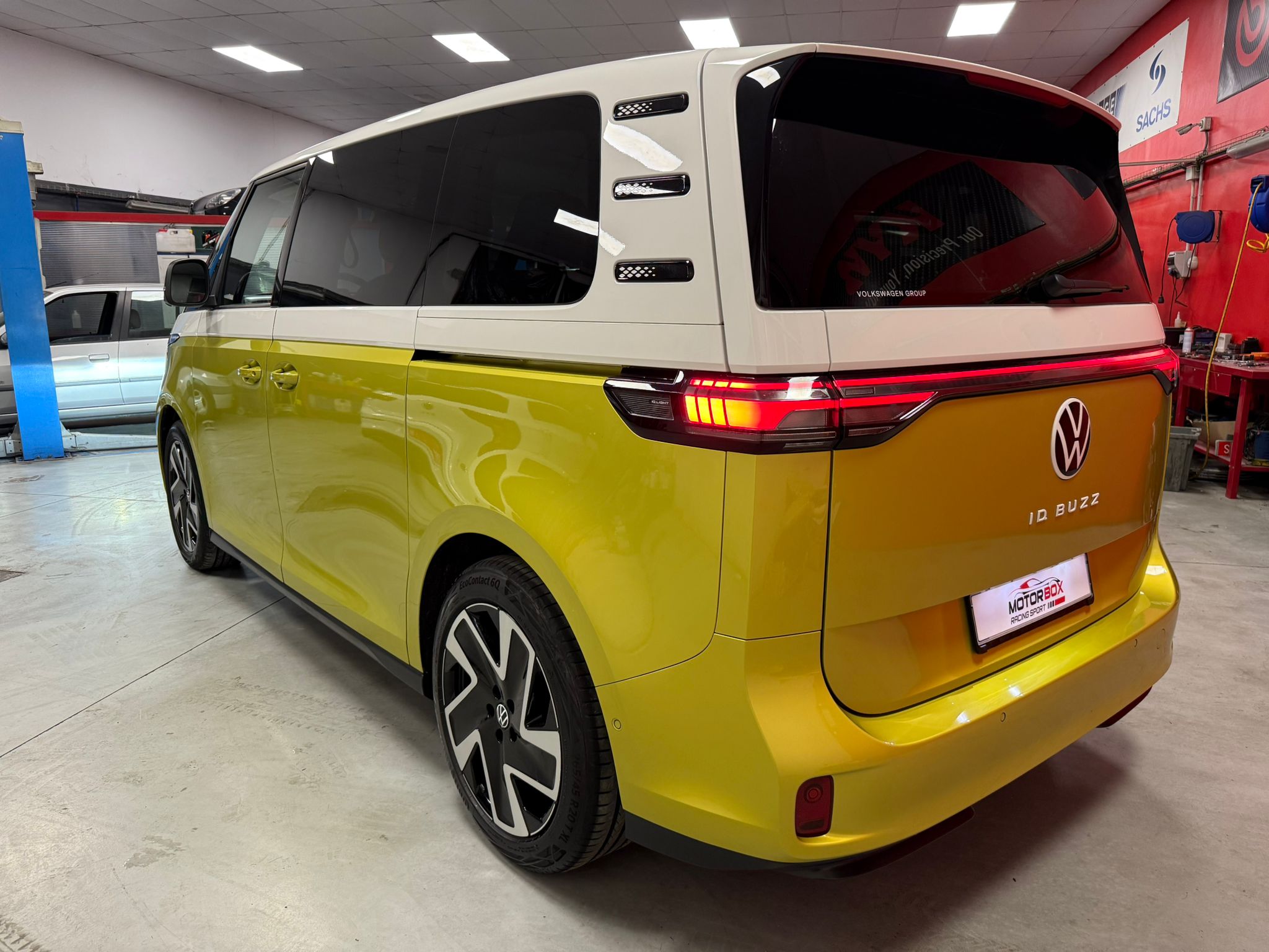 VW ID.BUZZ PRO
