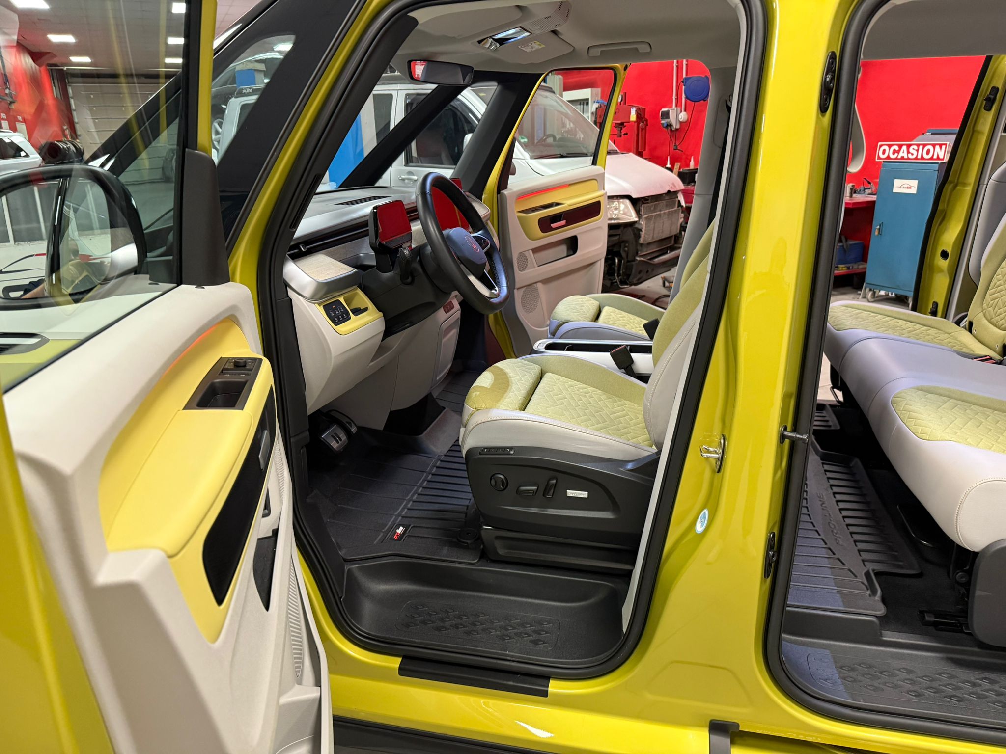 VW ID.BUZZ PRO