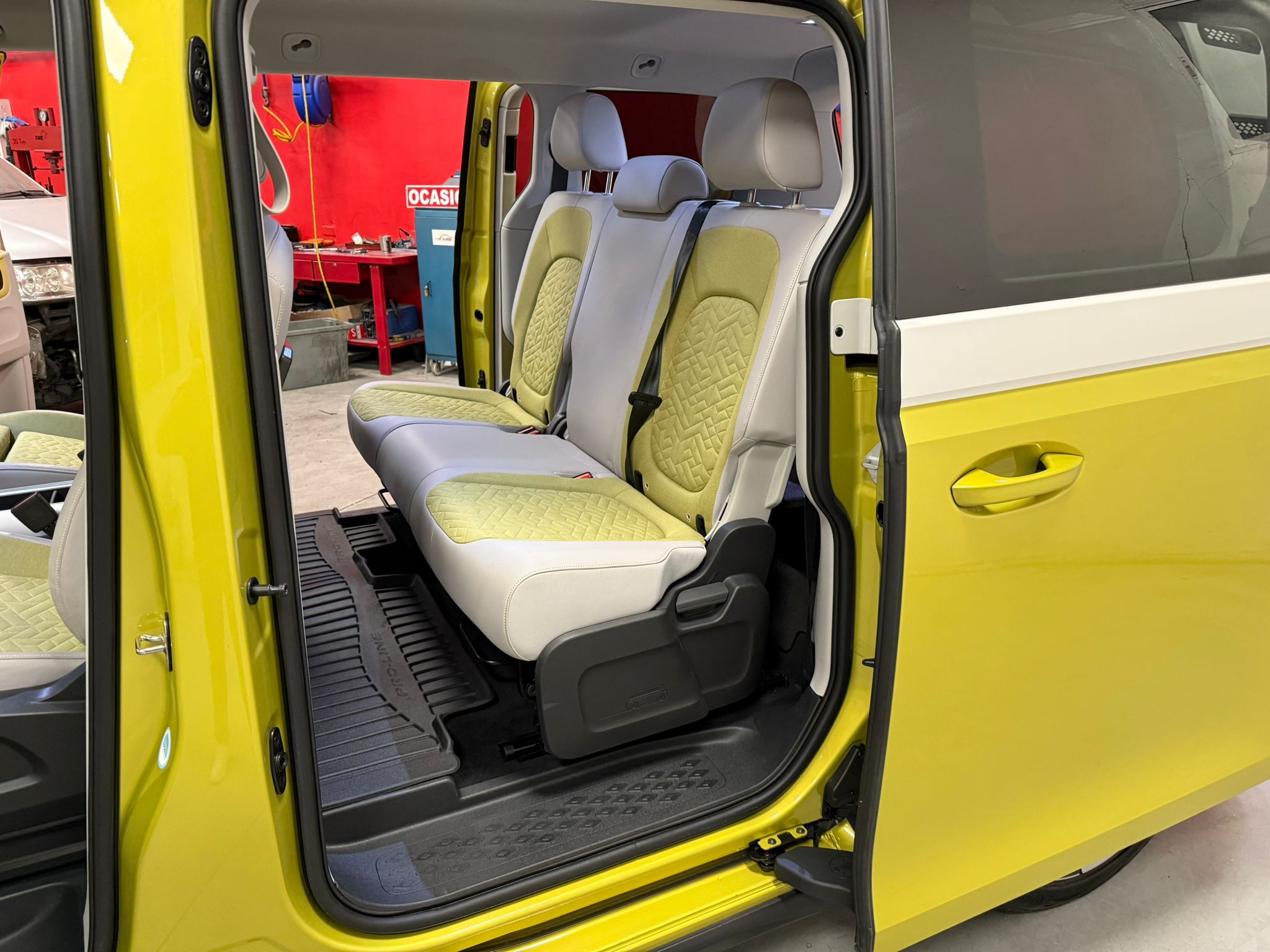 VW ID.BUZZ PRO
