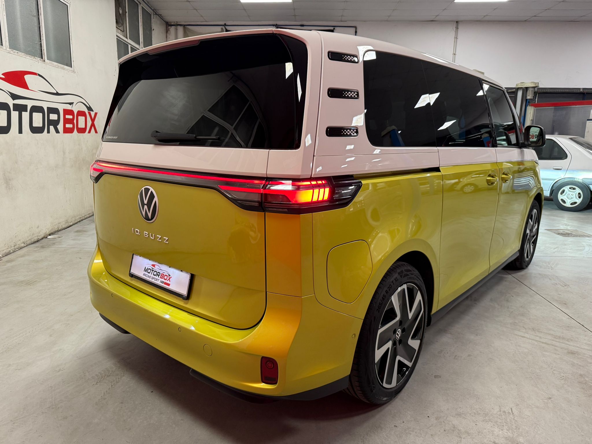 VW ID.BUZZ PRO